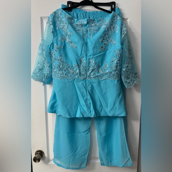 Elegant Blue Sparkly Embroidered 3-Piece Set - Picture 2 of 10